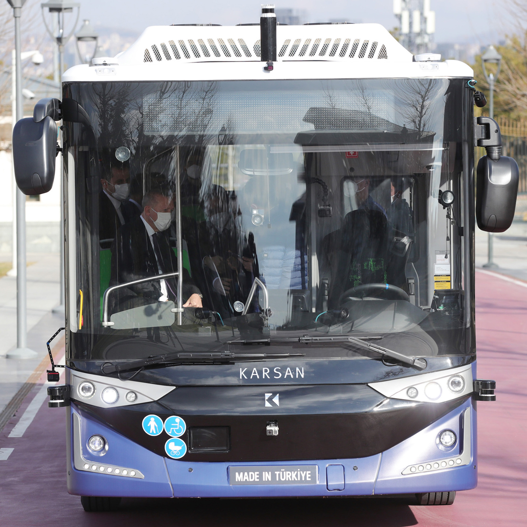 Avrupa ve Amerika’nın İlk Seri Üretim Sürücüsüz Otobüsü Karsan Otonom Atak Electric Cumhurbaşkanlığı Külliyesi’nde!